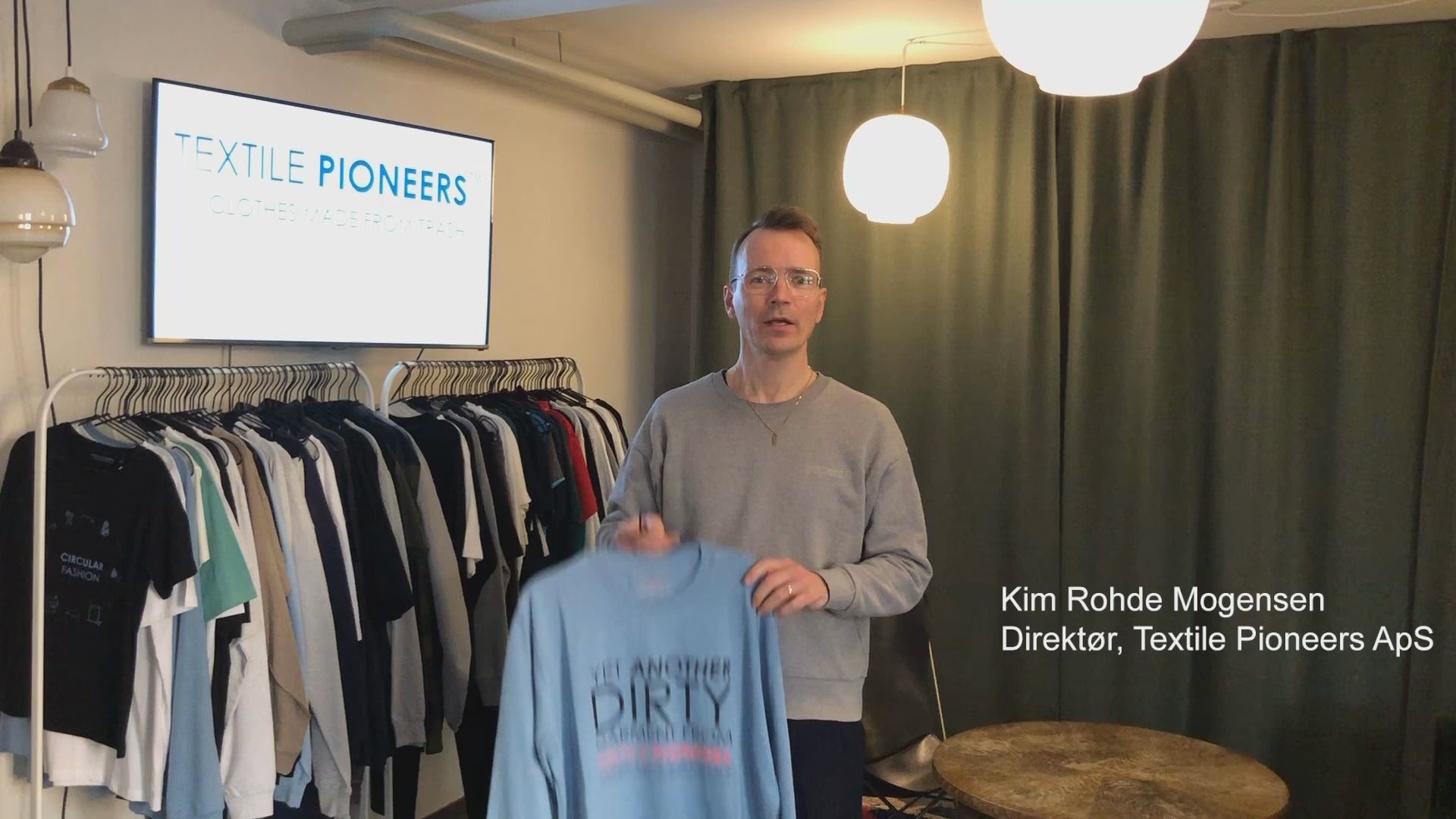 Indlæs video: 