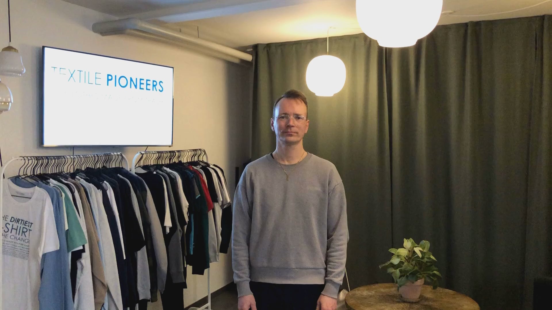Indlæs video: 